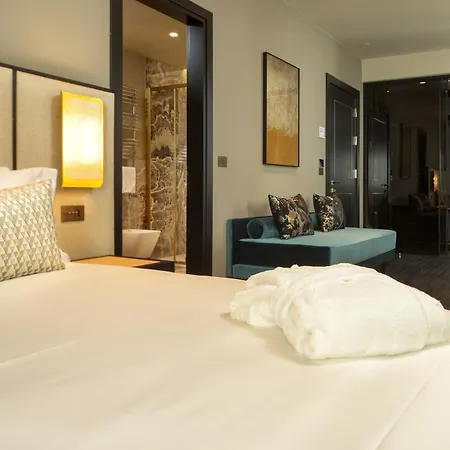 U-visionary Hotel 4*