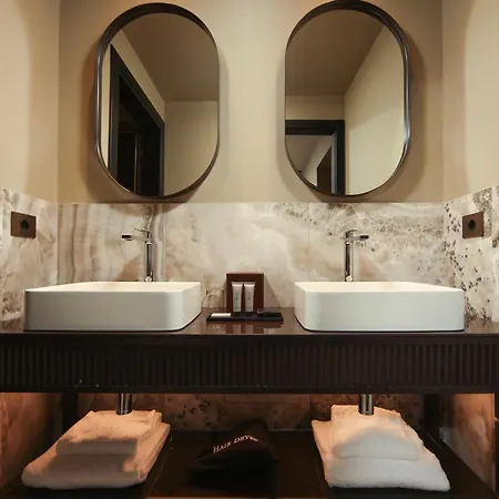 U-visionary 4* البندقية