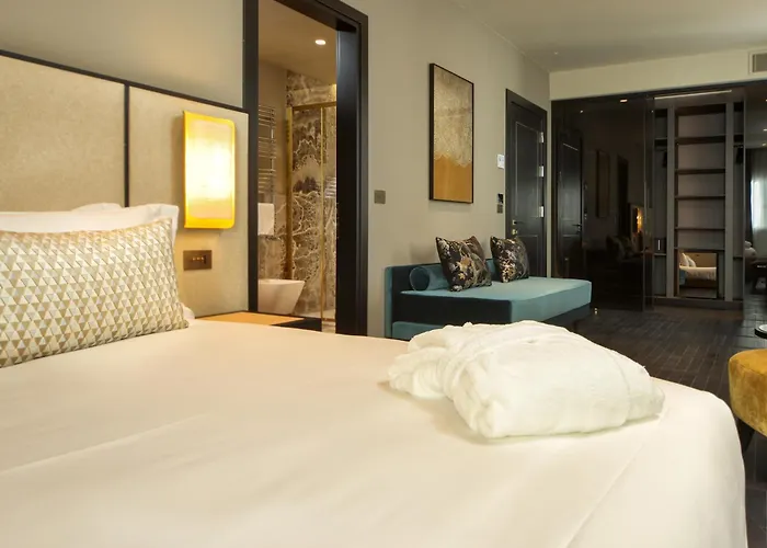 U-visionary Hotel 4*