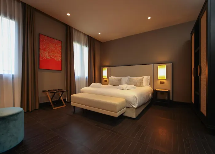 U-visionary Hotel 4*