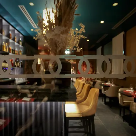 U-visionary Hotel 4*