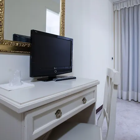 U-visionary ホテル 4*