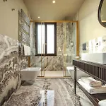 U-visionary Hotel