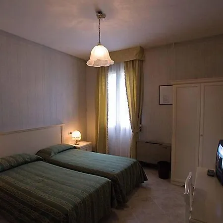 U-visionary Отель 4*